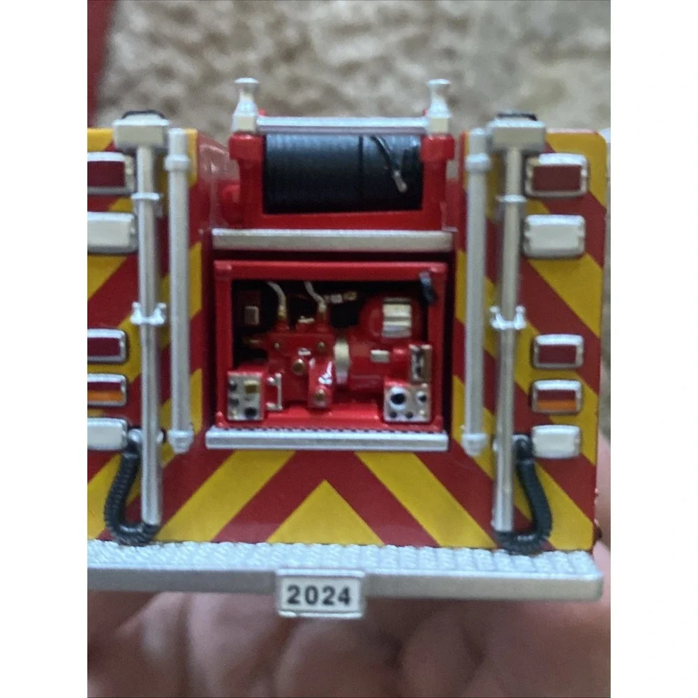 Hallmark Keepsake - 2011 Ford F-550 Fire Engine - 22nd - 2024 *NEW / FREE SHIP*‎